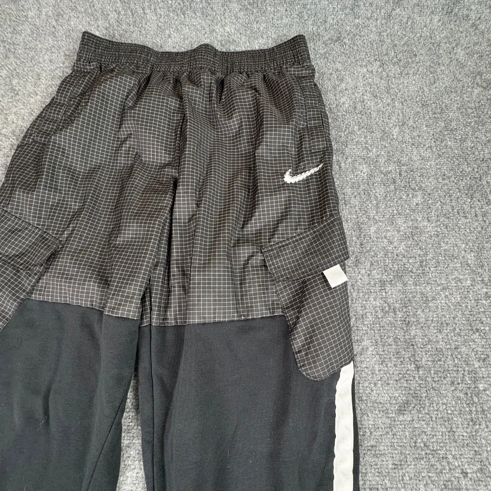 Nike Outdoor Play Hybrid DQ8741 Big Kids XL Black Sweatpants Joggers Track Pants